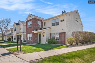 12947 Townsend Dr, Unit #611 in Grand Ledge, MI - Building Photo - Building Photo