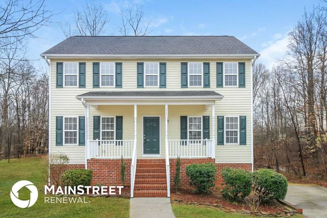 6500 Valley Oak Dr in Clemmons, NC - Building Photo