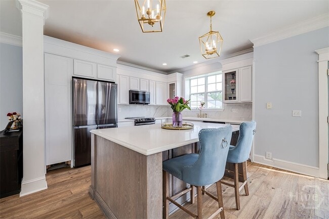 property at 8 Bushwood Dr