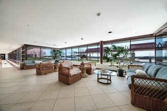 356 Beach St, Unit #2W in Revere, MA - Building Photo - Building Photo