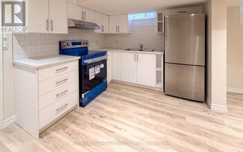 403 Winona Dr in Toronto, ON - Building Photo - Building Photo