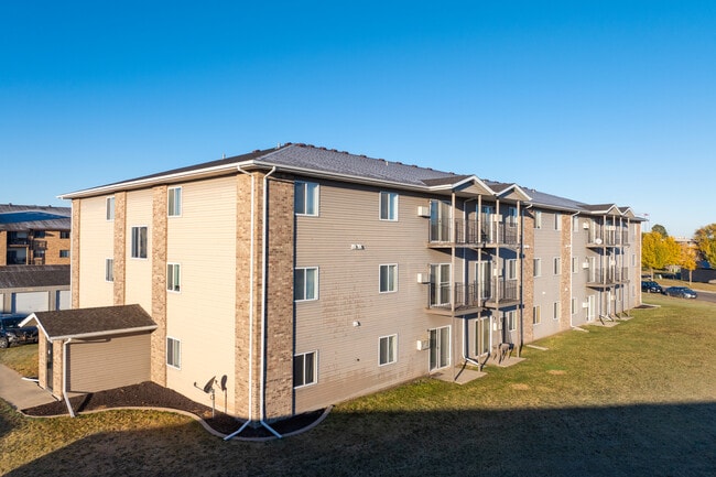 Brickview Apartments in Fargo, ND - Foto de edificio - Building Photo