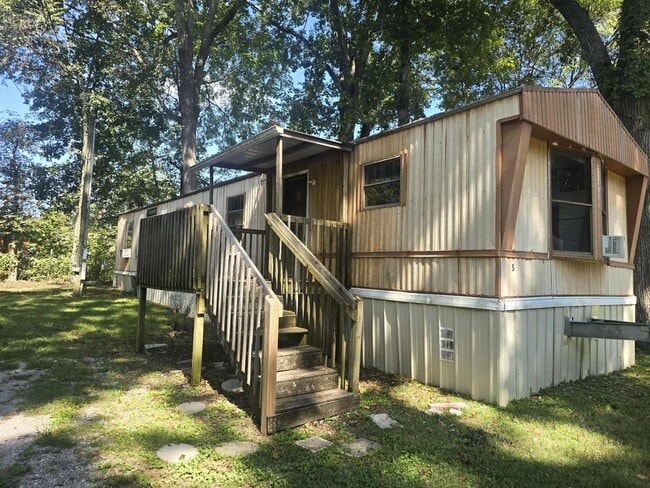 property at 1380 Mapleash Ave