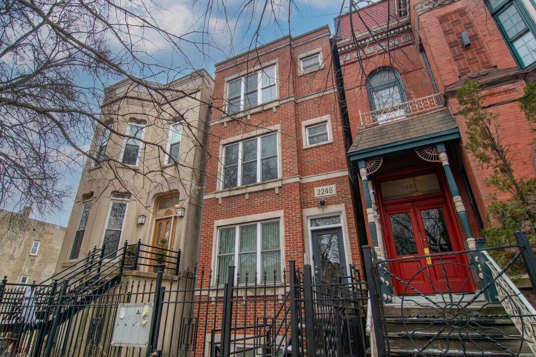 2249 W Monroe St in Chicago, IL - Building Photo