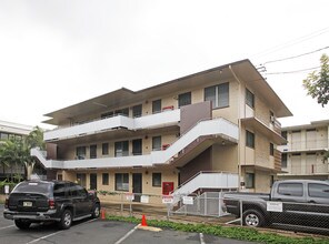 1523 Halekula Way in Honolulu, HI - Building Photo - Building Photo