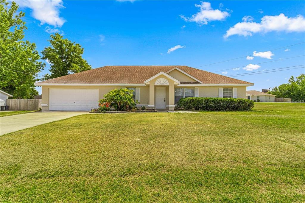 2 Teak Loop Ln in Ocala, FL - Building Photo