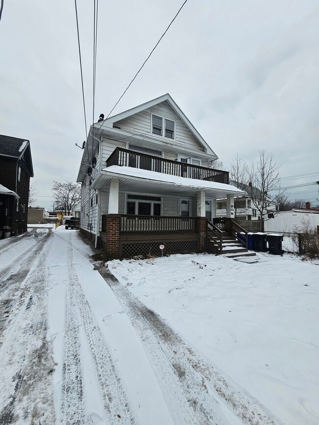 3394-3396 W 54th St in Cleveland, OH - Foto de edificio - Building Photo