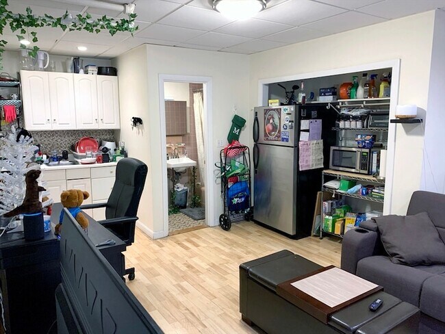 17 Aberdeen St, Unit D in Boston, MA - Building Photo - Building Photo