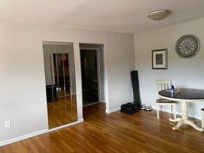 364 Hoover Ave, Unit 122 in Bloomfield, NJ - Building Photo - Building Photo