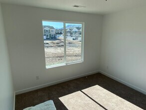 557 Winding River Ave in Lehi, UT - Building Photo - Building Photo