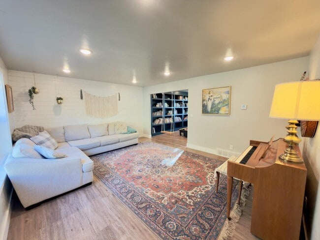 4241 Chapel Vw Cir in Provo, UT - Building Photo - Building Photo