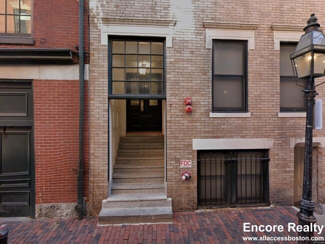 property at 98 Myrtle St
