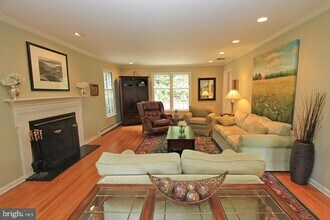 594 Contention Ln in Berwyn, PA - Building Photo - Building Photo