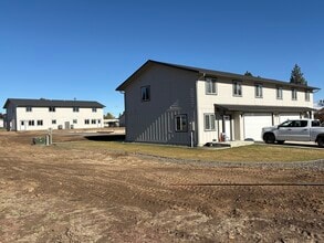 412 W 1st St, Unit A in Waterville, WA - Building Photo - Building Photo