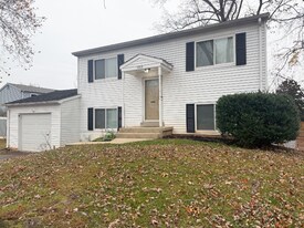 5303 Stockton Ct in Woodbridge, VA - Building Photo