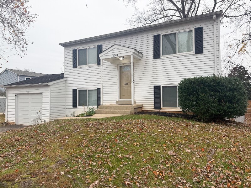 5303 Stockton Ct in Woodbridge, VA - Building Photo