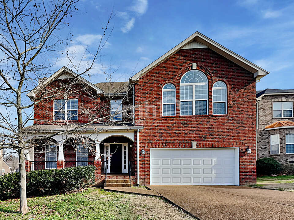 7972 Oakfield Grv in Brentwood, TN - Building Photo