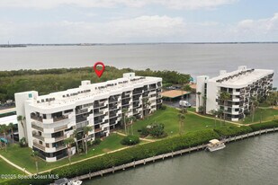 300 Columbia Dr in Cape Canaveral, FL - Building Photo