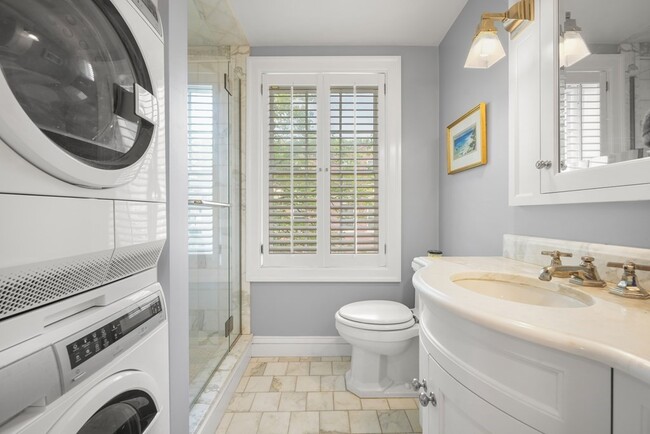 98 Chestnut St, Unit 1 in Brookline, MA - Building Photo - Building Photo