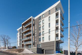 1925 Guillaume-Couture Boul in Lévis, QC - Building Photo - Building Photo