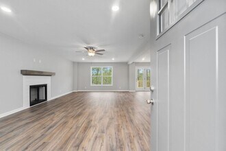 1162 Old Charlotte Trace in Clarksville, TN - Building Photo - Building Photo