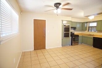 812 W Silver Meadow Dr in Midwest City, OK - Building Photo - Building Photo