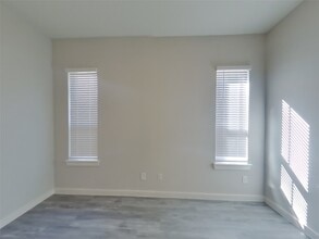 9835 Willow Creek Commerce Dr in Tomball, TX - Foto de edificio - Building Photo