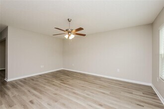 318 Fern Ct in Poinciana, FL - Building Photo - Building Photo