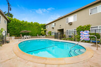 Telegraph Place Apartments in Downey, CA - Foto de edificio - Building Photo