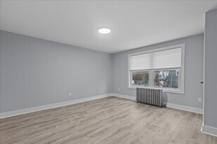 43-47 Willow St, Unit 43 Willow St - Available Now in Burlington, VT - Building Photo