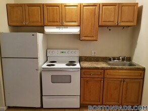 886 Huntington Ave, Unit 5 in Boston, MA - Foto de edificio - Building Photo