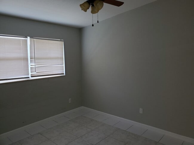 43 Vineyard St in Lehigh Acres, FL - Building Photo - Building Photo