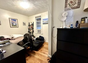 223 Summer St, Unit 3R in Somerville, MA - Building Photo - Building Photo