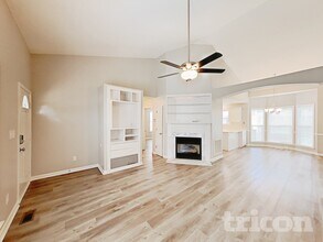 305 Aqua Marine Ln in Knightdale, NC - Foto de edificio - Building Photo