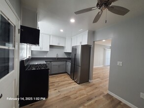 9112 S Manhattan Pl in Los Angeles, CA - Building Photo - Building Photo
