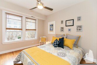 624 W Roscoe St, Unit 2C in Chicago, IL - Building Photo - Building Photo