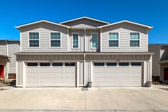 Jackson Heights Townhomes in Wichita, KS - Foto de edificio - Building Photo
