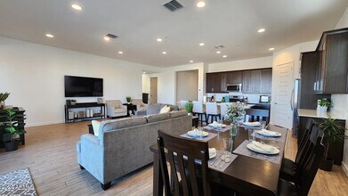 2874 E Magdalena Dr in San Tan Valley, AZ - Building Photo - Building Photo