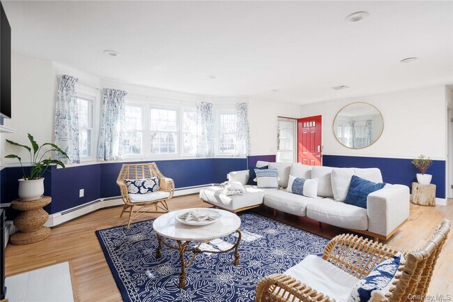 129 Lynncliff Rd in Hampton Bays, NY - Building Photo - Building Photo