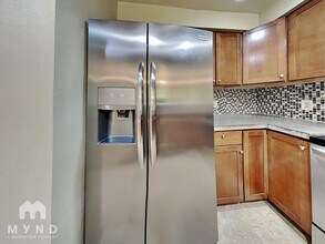 2002 S Helena St in Aurora, CO - Foto de edificio - Building Photo