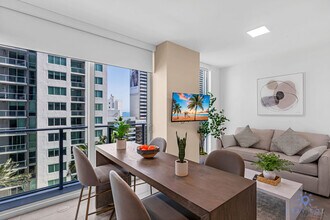 227 NE 2nd St in Miami, FL - Foto de edificio - Building Photo