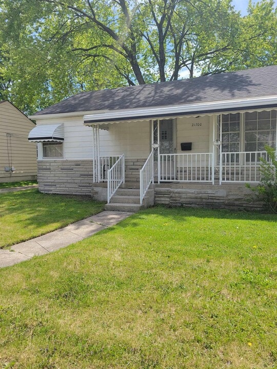 21700 Alger St in St. Clair Shores, MI - Building Photo