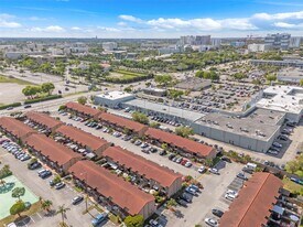 1811 SW 107th Ave in Miami, FL - Building Photo