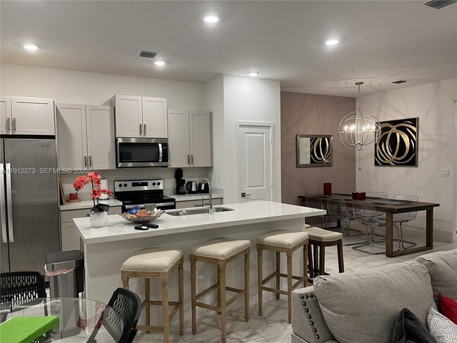 property at 784 SE 19th St