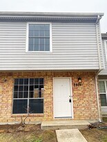 8674 Glen Meadow Ln in Beaumont, TX - Building Photo