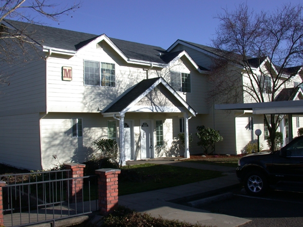 Riverwood Townhomes in Grants Pass, OR - Foto de edificio - Building Photo