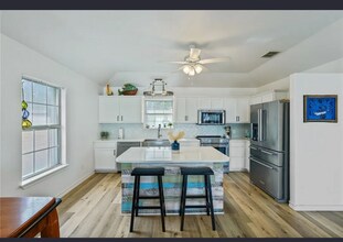 4030 Walker Dr in Corpus Christi, TX - Building Photo - Building Photo