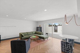 1817 NE 121st St in North Miami, FL - Building Photo - Building Photo