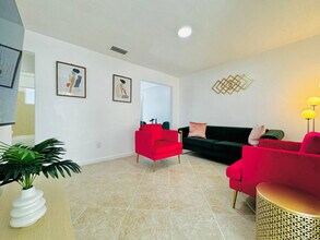 828 SW 2nd St in Miami, FL - Building Photo - Building Photo