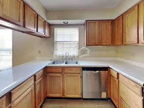 6702 Hollingsworth Dr in Indianapolis, IN - Building Photo - Building Photo